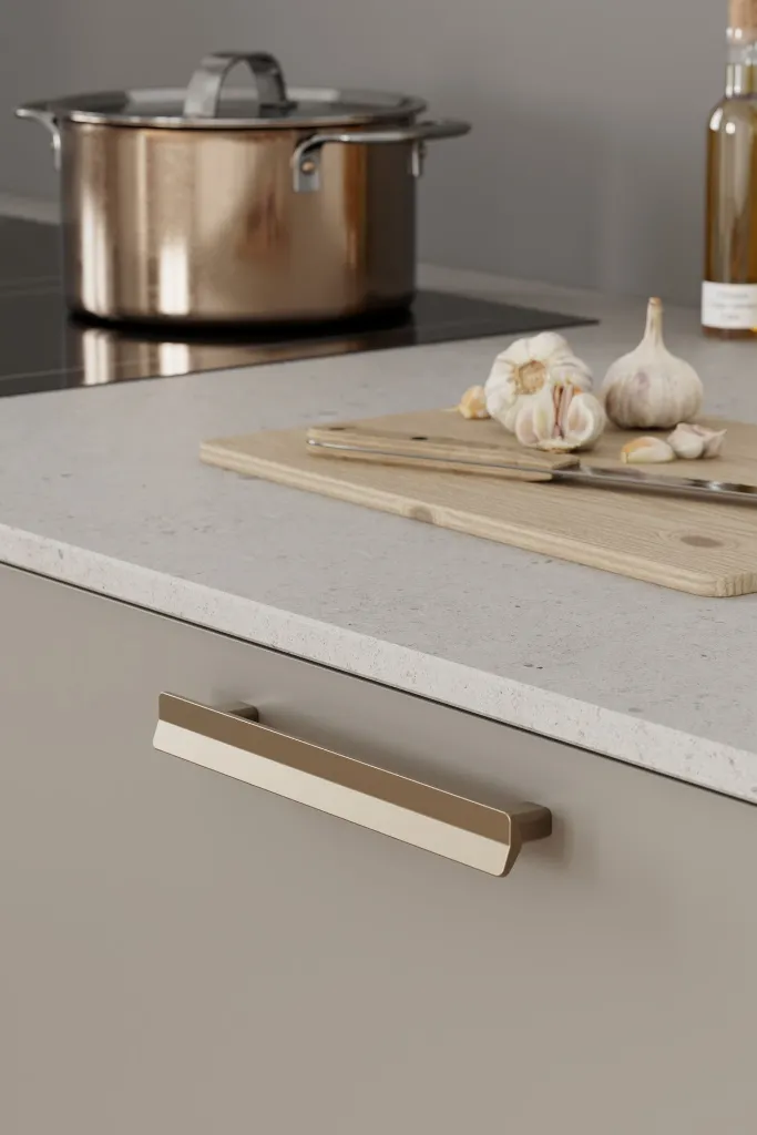 Vis A Vis_560620160-32.webp