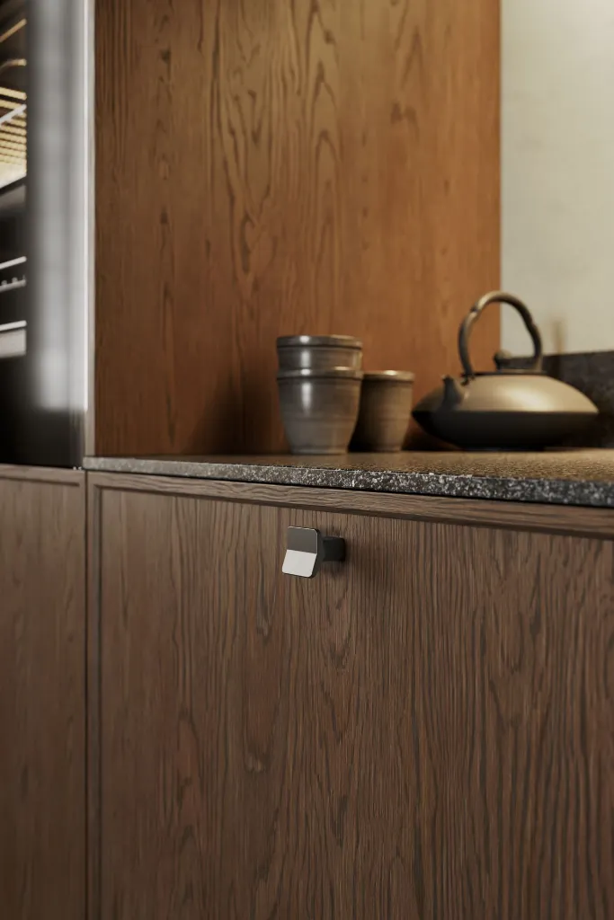 Vis A Vis_560720026-74.webp